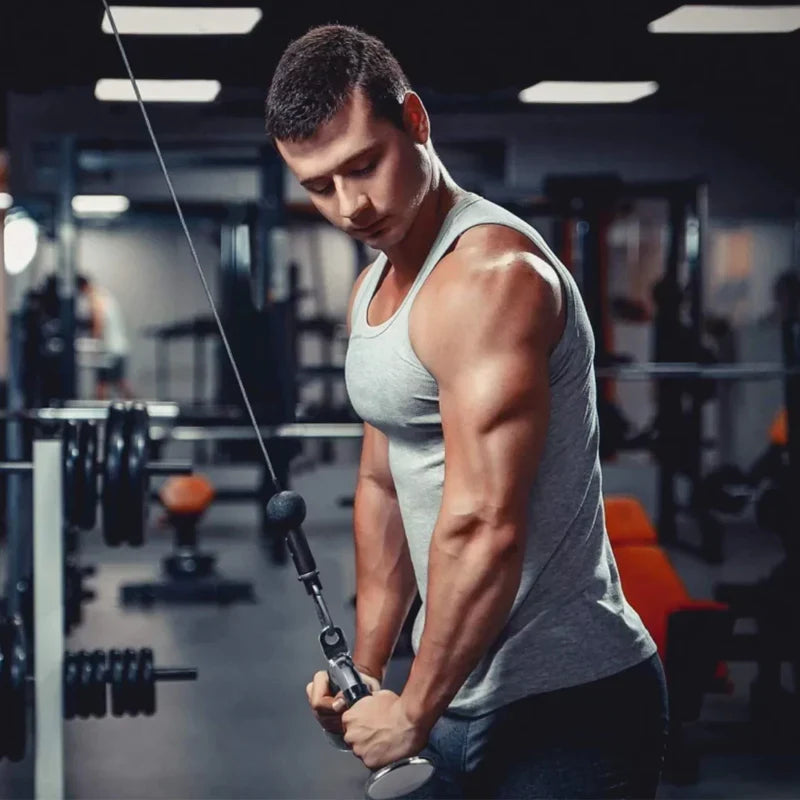 Accessoires pour machines à câble – Poignées en acier et recouvertes de caoutchouc, barres multi-prises et sangles de cheville pour un entraînement complet du corps – Idéal pour les salles de sport à domicile