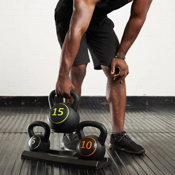 Développez votre puissance corporelle avec l'ensemble de 3 kettlebells – Poignée texturée, poids multiples, outils de musculation compacts pour l l'entraînement à domicile.